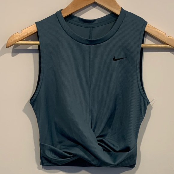 Nike tank top - Picture 2 of 4